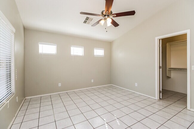 Building Photo - 22272 E Via del Rancho