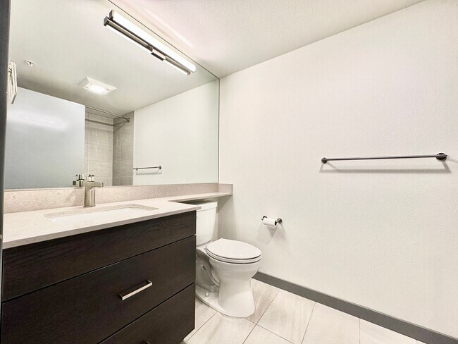 Building Photo - 1bd/1ba Kirkland Condo