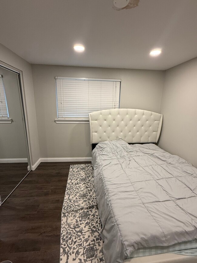 Building Photo - 36969 Lancaster St