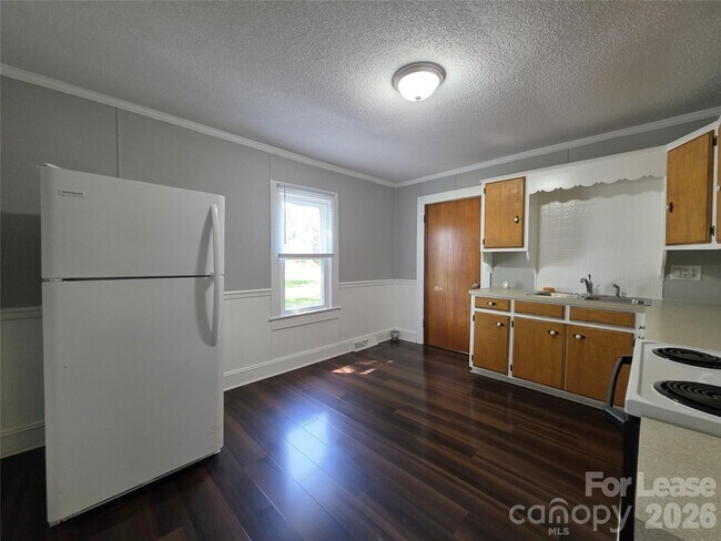 Building Photo - 5830 US-601