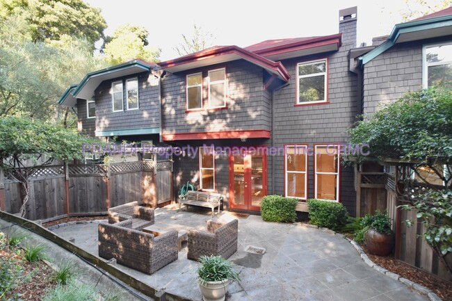Building Photo - Coming Soon! 3 Bedroom Larkspur Townhouse.