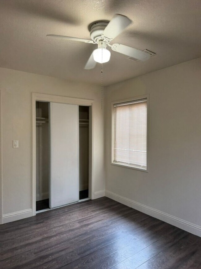 Building Photo - Desirable 3-bedroom 1 bath House