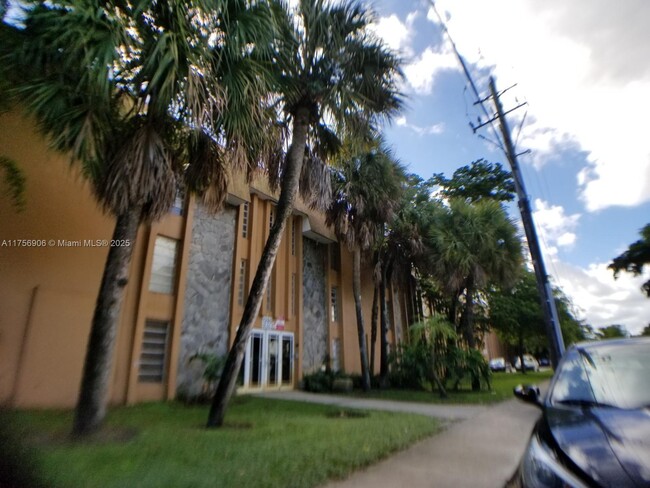 Primary Photo - 1280 W 54th St