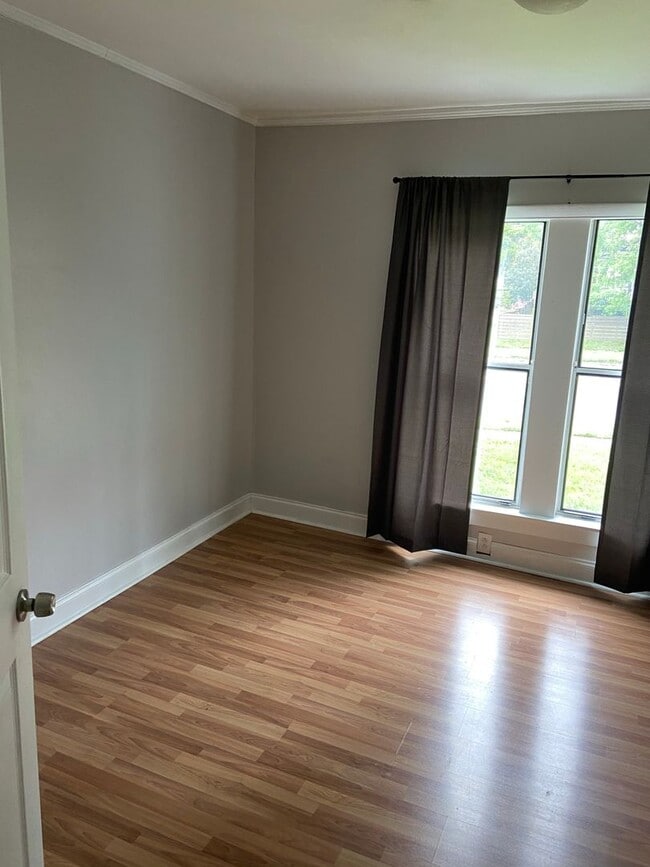 Building Photo - Cozy Cottage in Waverly Belmont Neighborhood, Minutes to Belmont, 12th South and Wedgewood Housto...