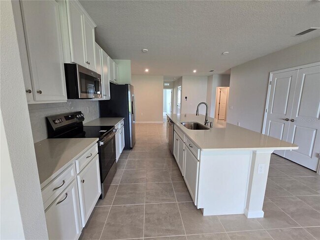 Building Photo - 456 Voltaire Dr