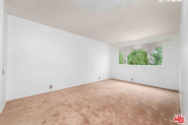 Building Photo - 3166 S Sepulveda Blvd
