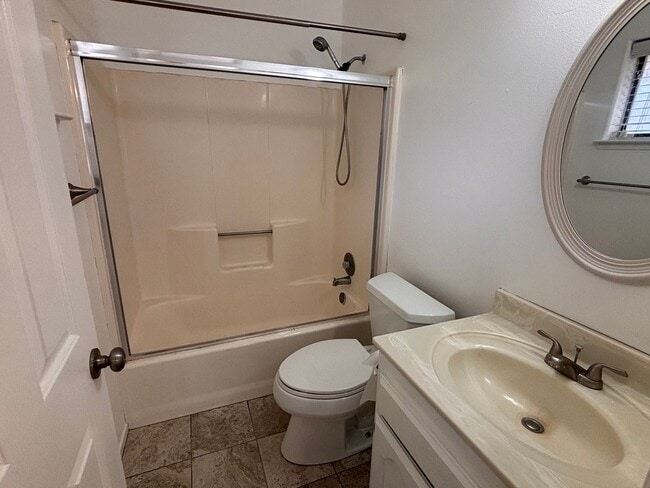 Building Photo - Beautiful Stallion Springs Home With A View!