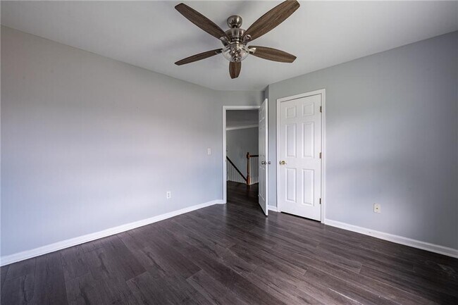 Building Photo - 7702 Parkside Dr