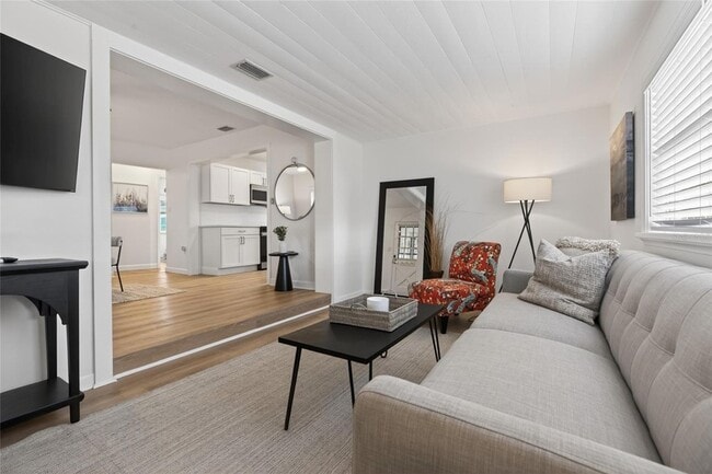 Building Photo - 5617 19th Ave S