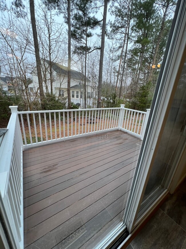 Building Photo - 45593 Pleasant Mill Dr