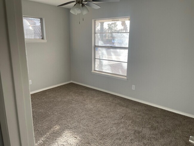 Building Photo - 1308 Backus St