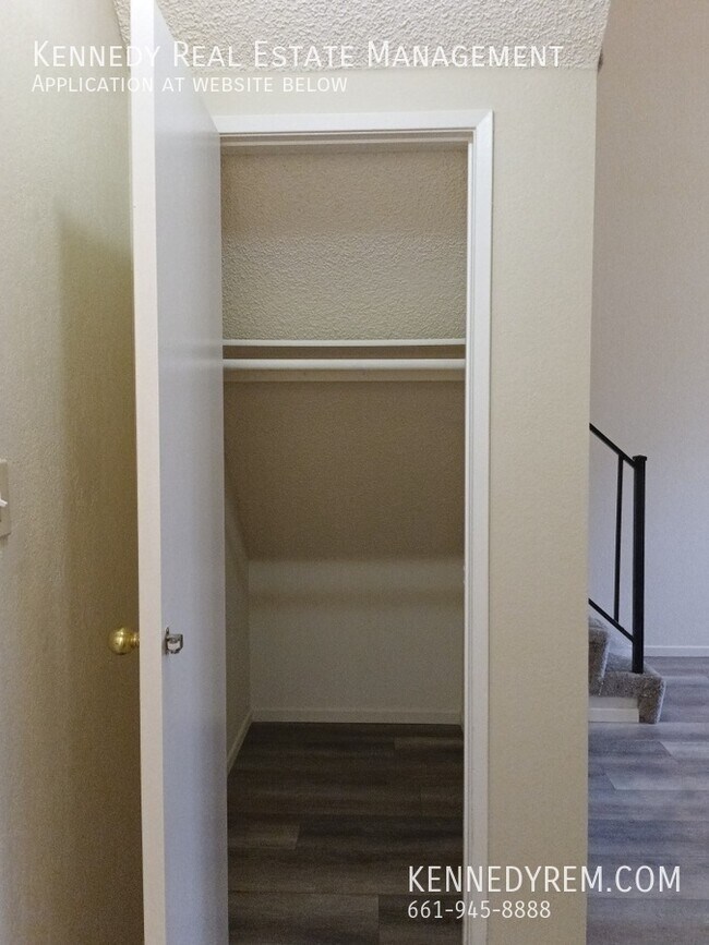 Building Photo - 1645 Cactus Dr