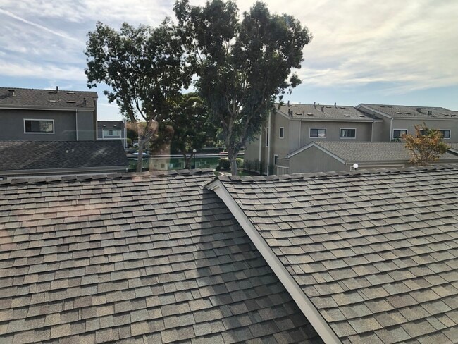 Building Photo - 818 Juno Ln