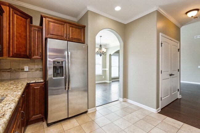 Building Photo - 1275 Golden Eagle Way