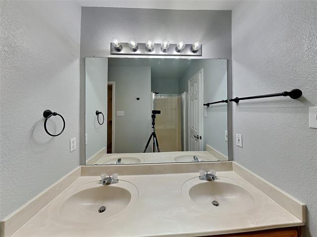 Building Photo - 5558 Heatherglen Terrace
