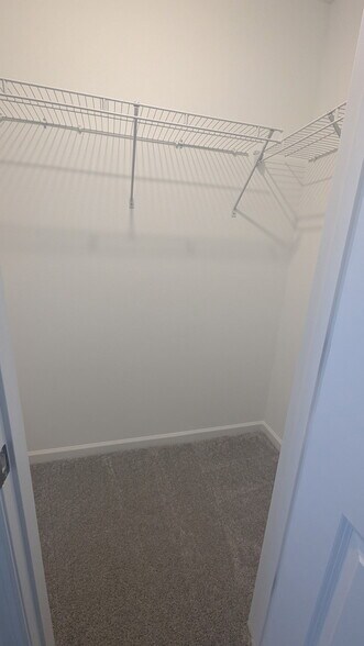 Building Photo - 550 Holly Lakes Dr