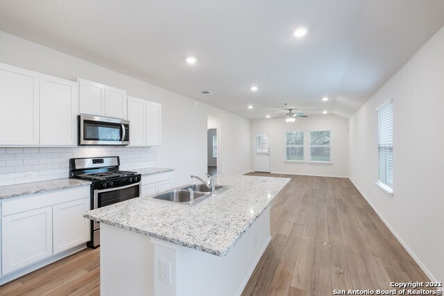 Building Photo - 3928 Claystone Canyon