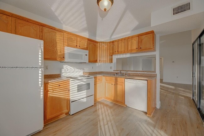 Building Photo - 950 Constitution Dr