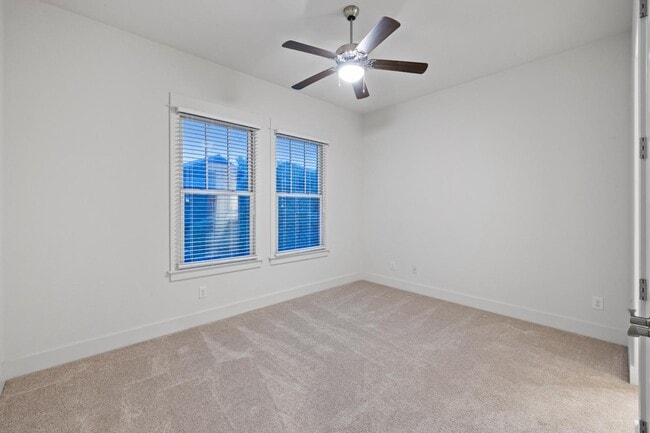 Building Photo - 2217 Seabiscuit Cv