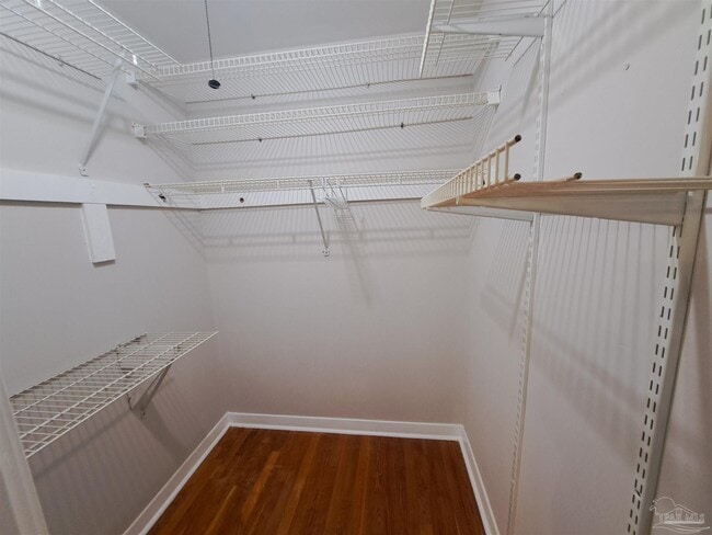 Building Photo - 8598 Meadowbrook Dr