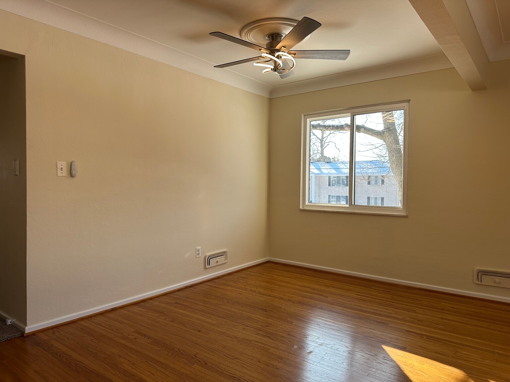 Building Photo - 2128 Collinway St