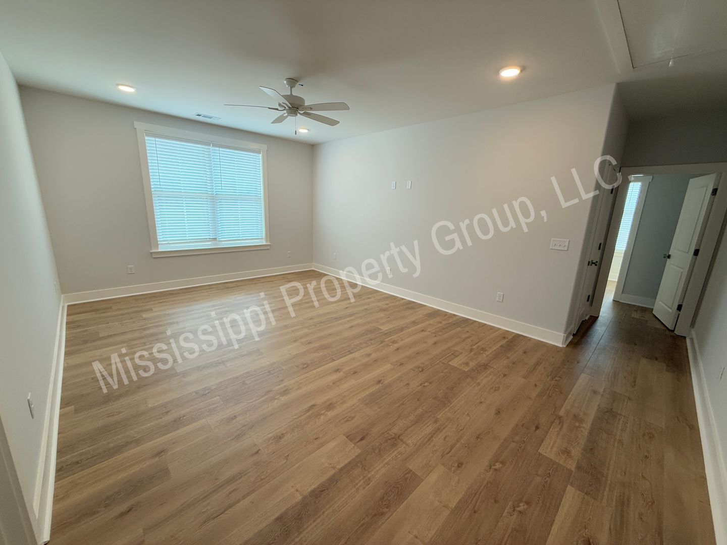 Building Photo - 611 Miramar Ln