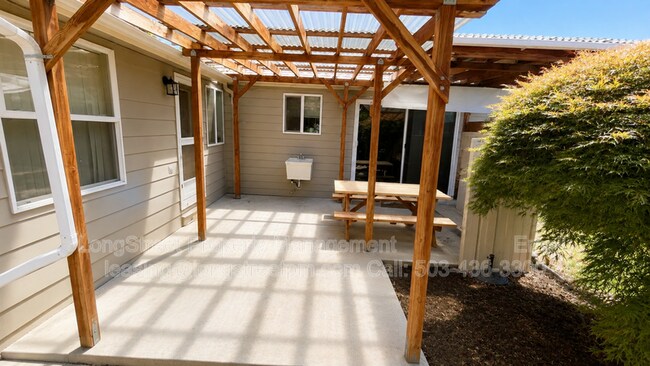 Building Photo - 606 NW 28th St