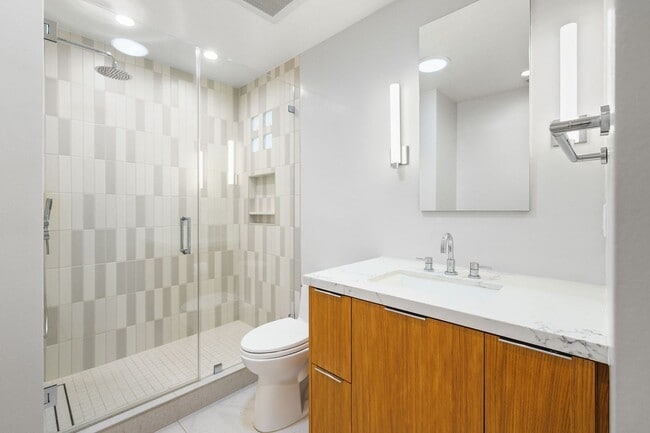 Building Photo - Updated Mid Century Home in Rancho Palos V...