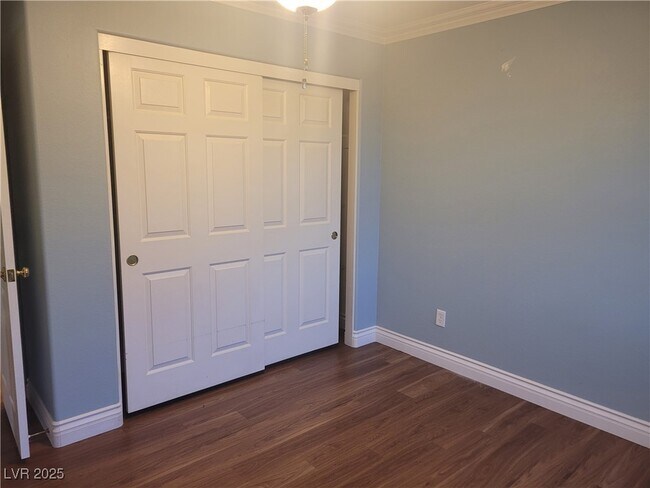 Building Photo - 11078 Village Crest Ln