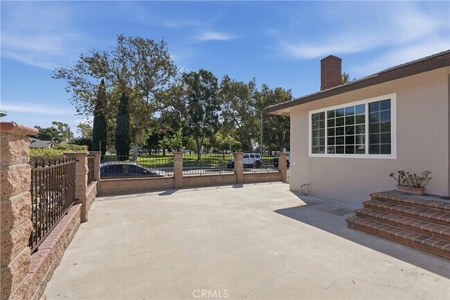 Building Photo - 6912 Tahiti Dr