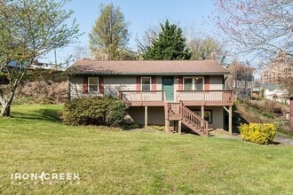 Building Photo - 25 Hazzard St