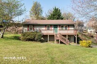 Building Photo - 25 Hazzard St