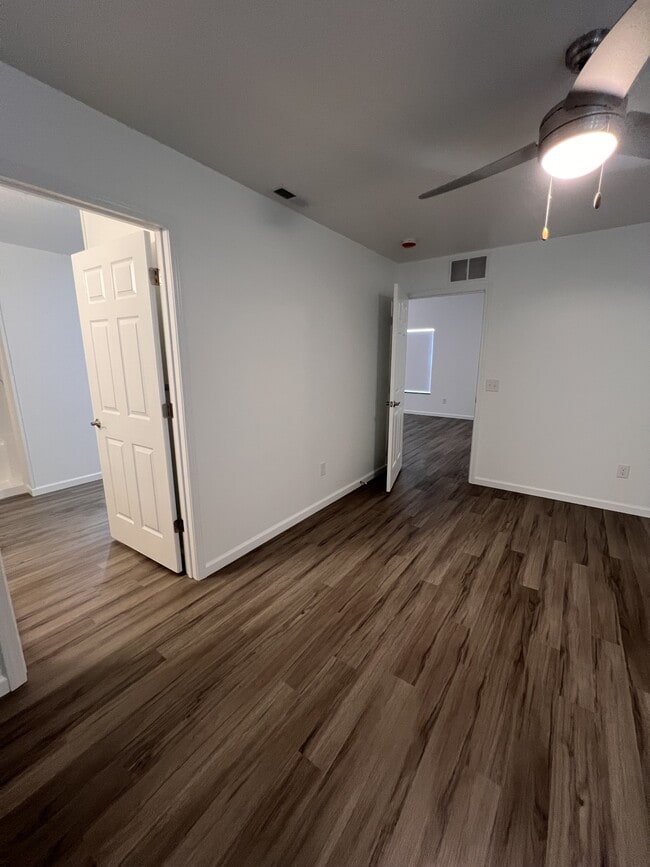 Building Photo - 209 Millersburg St