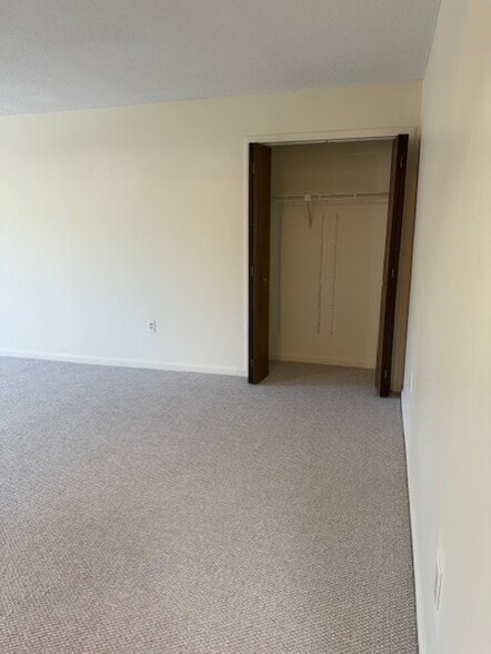 Building Photo - 113 Cluff Crossing Rd