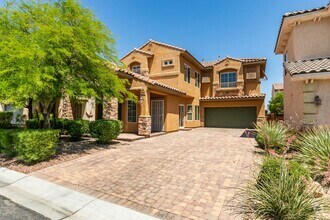 Building Photo - Spacious & Beautiful 3-Bedroom Home in Gat...