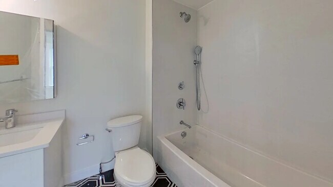 Building Photo - 92 George St