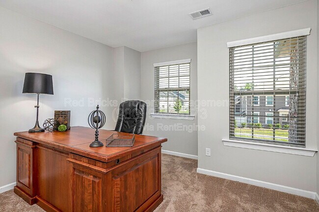 Building Photo - 9449 Glenburn Ln