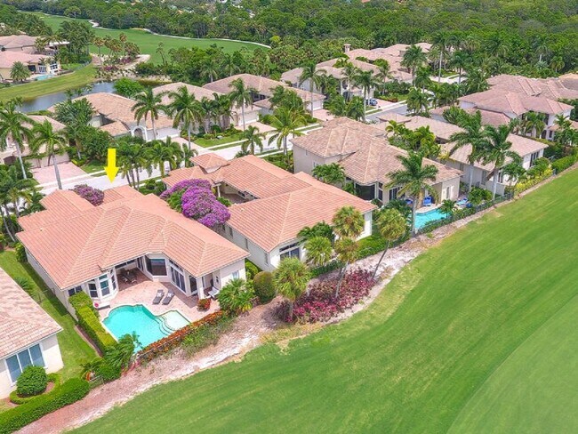 Building Photo - 528 Les Jardin Dr