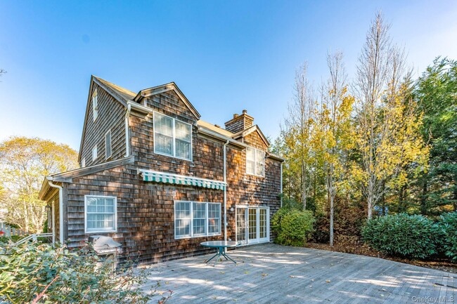 Building Photo - 45 Quogue St