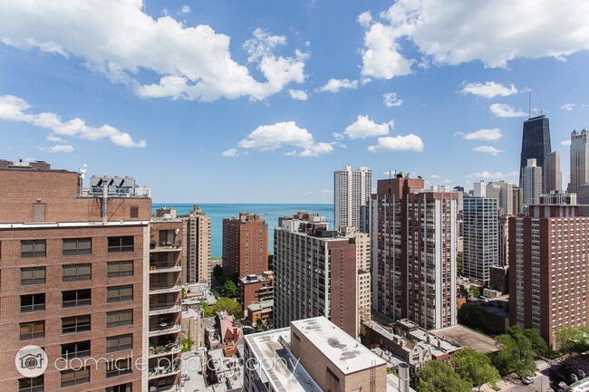 Building Photo - 1415 N Dearborn St
