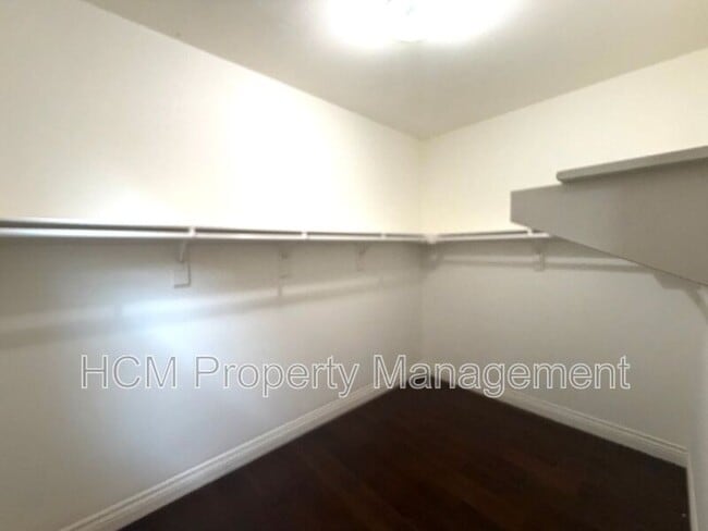 Building Photo - 114 Tearose