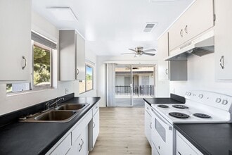 Building Photo - 55170 Airlane Dr