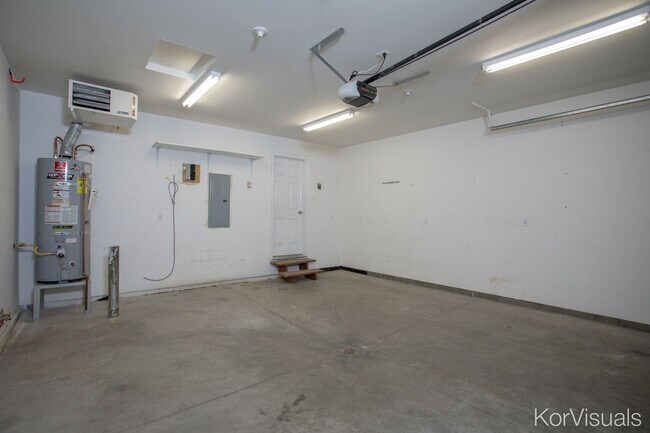 Building Photo - 761 Selina Ln