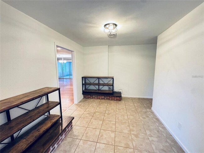 Building Photo - 2022 Edgewood Rd