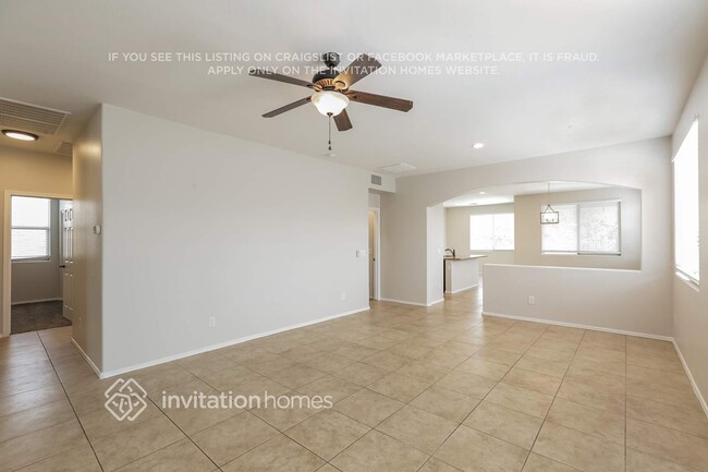 Building Photo - 2320 W Desert Ln
