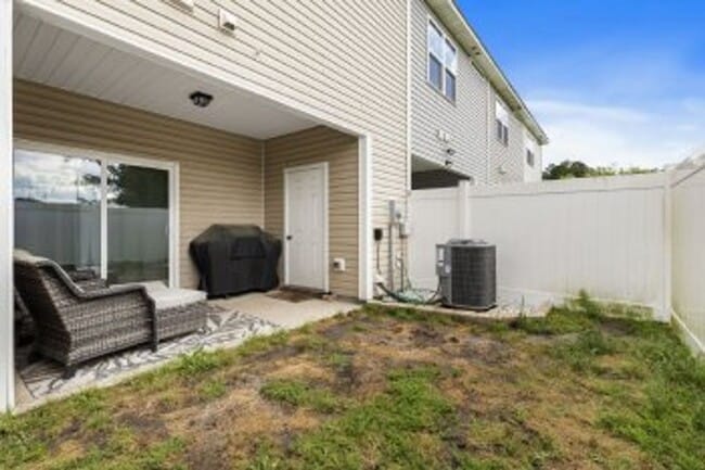 Building Photo - 207 Alexa Pl
