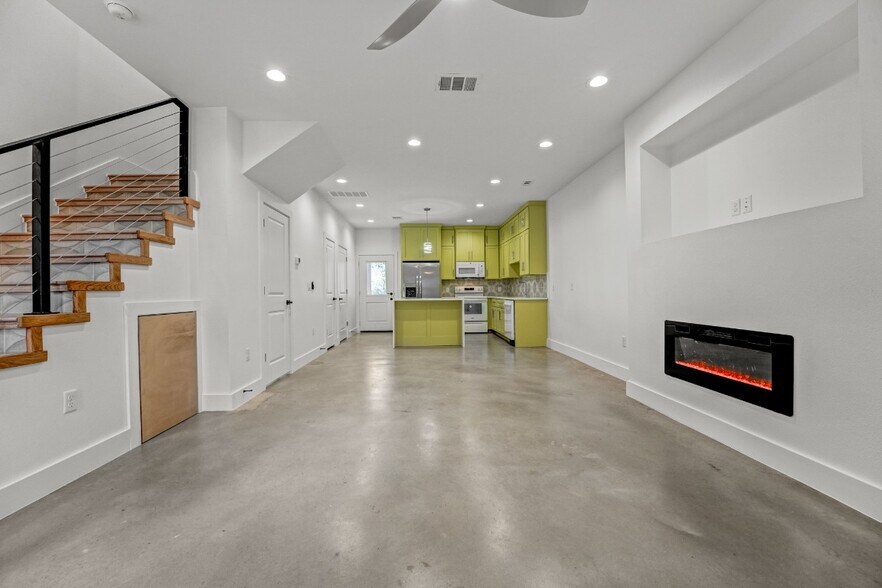 Building Photo - 124 S Mockingbird Cir