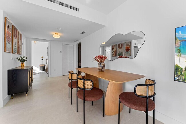 Building Photo - 1210 SW 3rd St