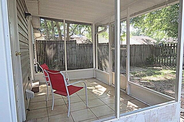 Building Photo - Beautiful 2 bed/ 2 bath townhome Located Off of Mission Road!
