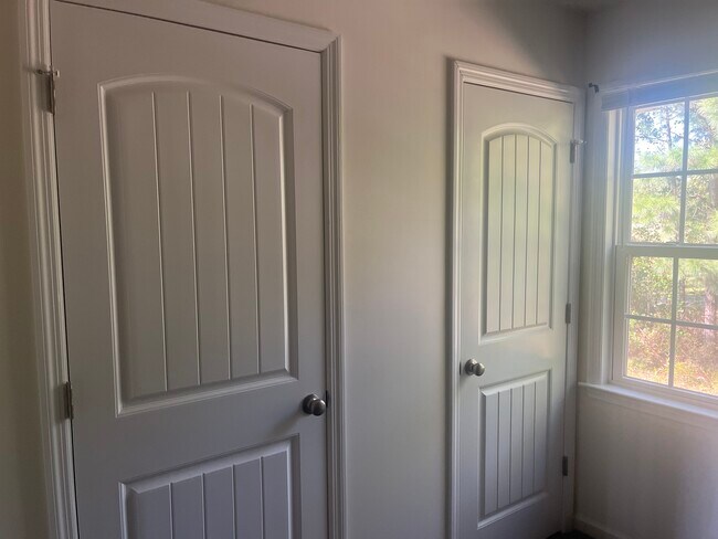 Closets - 101 Loganshire Way